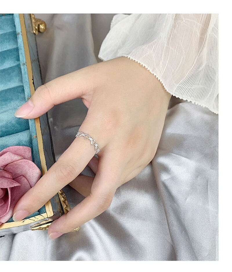 Trace of Love' Collection: 925 sterling silver, high quality gold plated stainless steel. The intricately designed hearts symbolize emotional connections and lasting love. Elegant bracelets, necklaces and heart rings.