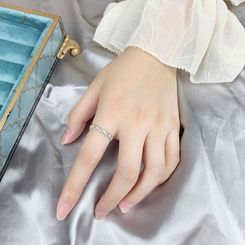 Trace of Love' Collection: 925 sterling silver, high quality gold plated stainless steel. The intricately designed hearts symbolize emotional connections and lasting love. Elegant bracelets, necklaces and heart rings.