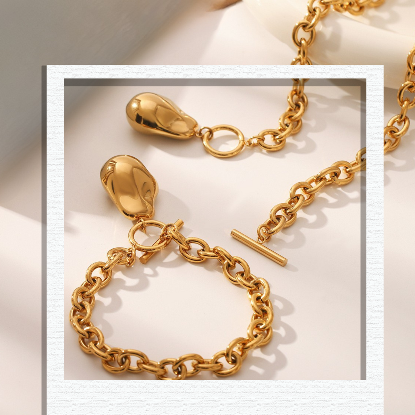 Gold Minimalist Necklace & Bracelet Set – 316L Stainless Steel with Oval Pendant (Nuevos)