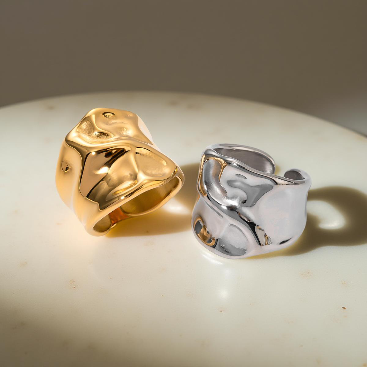 Adjustable Open Ring in 316L Stainless Steel with 18K Gold Plating – One Size (Nuevos)