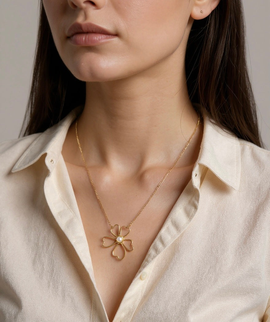 Gold Flower Pearl Necklace – 316L Stainless Steel with 18K Gold Plating (Nuevos)