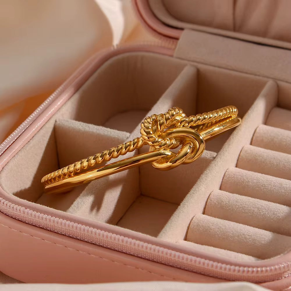 Eternal Knot Bracelet – 18K Gold Plated 316L Stainless Steel
