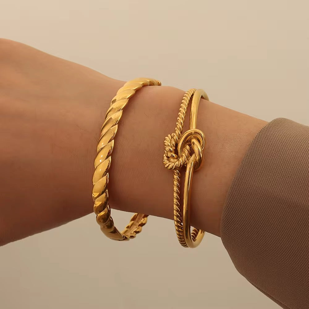 Eternal Knot Bracelet – 18K Gold Plated 316L Stainless Steel