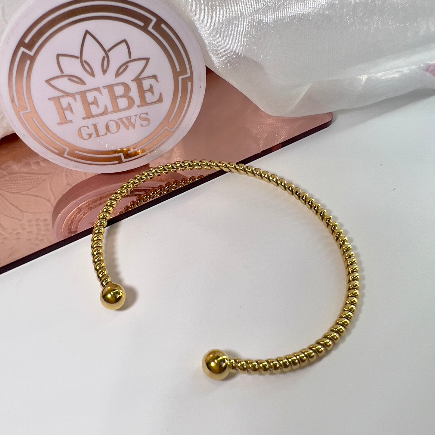 Dainty Gold Open Cuff Bracelet – 18K Gold Plated 316L Stainless Steel (Nuevos)