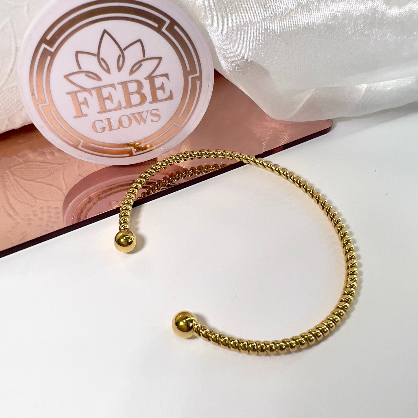 Dainty Gold Open Cuff Bracelet – 18K Gold Plated 316L Stainless Steel (Nuevos)