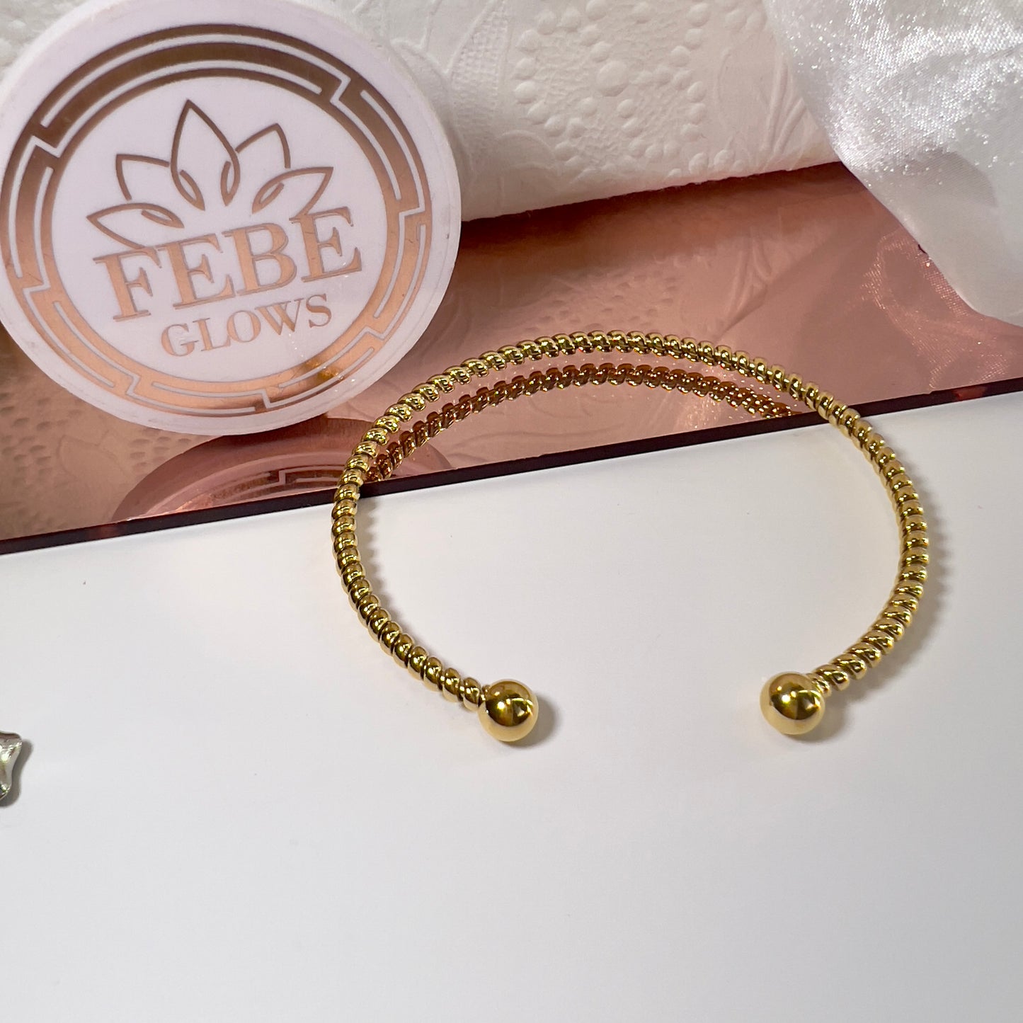 Dainty Gold Open Cuff Bracelet – 18K Gold Plated 316L Stainless Steel (Nuevos)