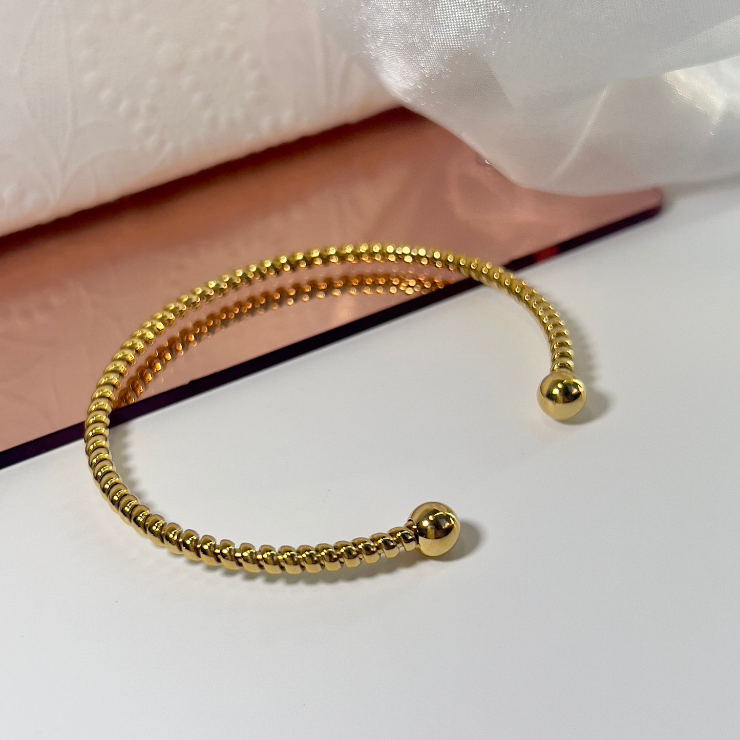 Dainty Gold Open Cuff Bracelet – 18K Gold Plated 316L Stainless Steel (Nuevos)