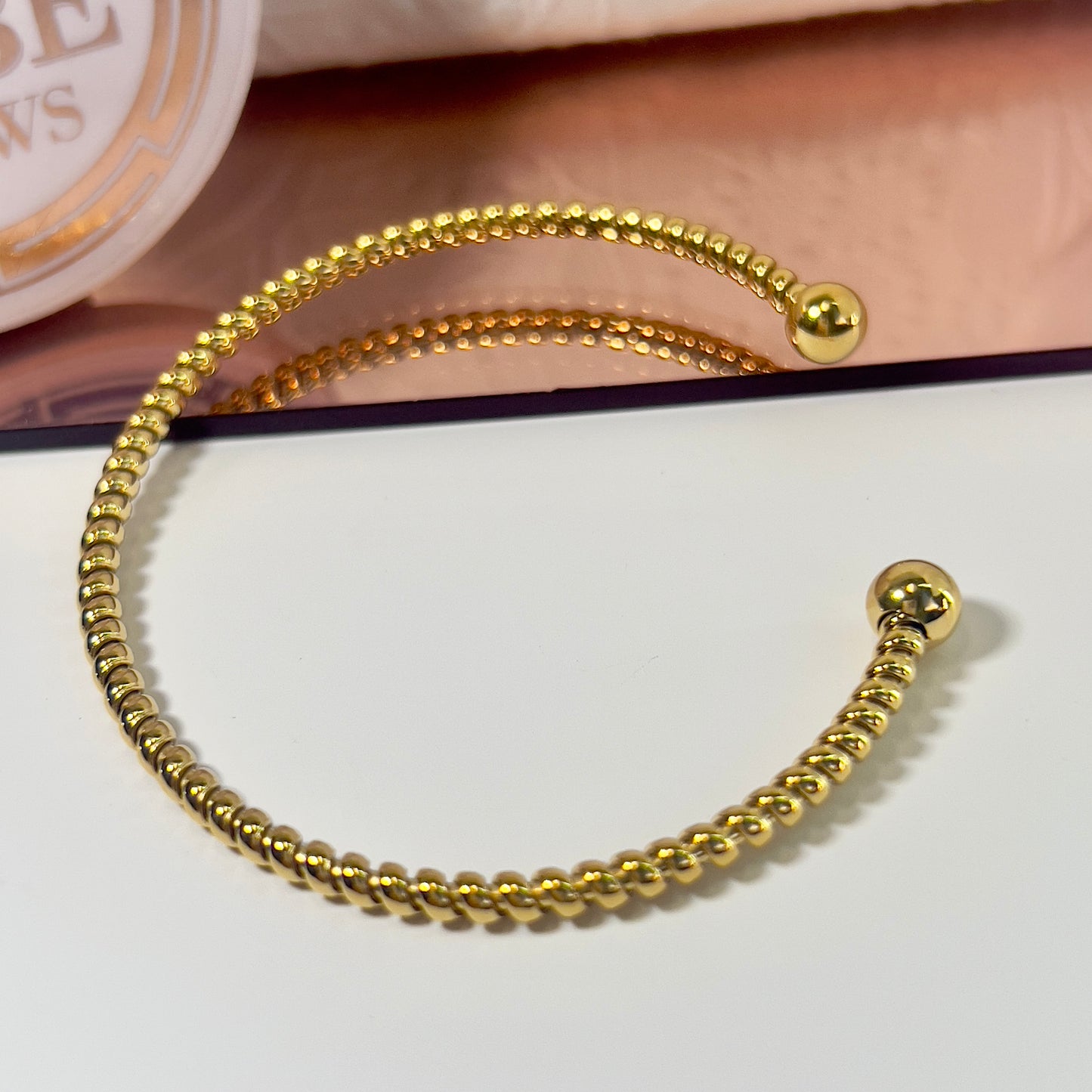 Dainty Gold Open Cuff Bracelet – 18K Gold Plated 316L Stainless Steel (Nuevos)